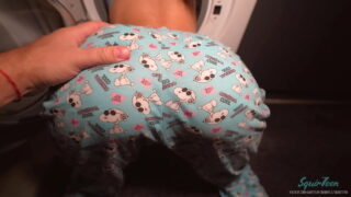 Cachando a mi sobrina por quedarse atascada en la lavadora