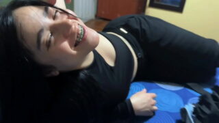 Chibola inexperta  cachando con su primo