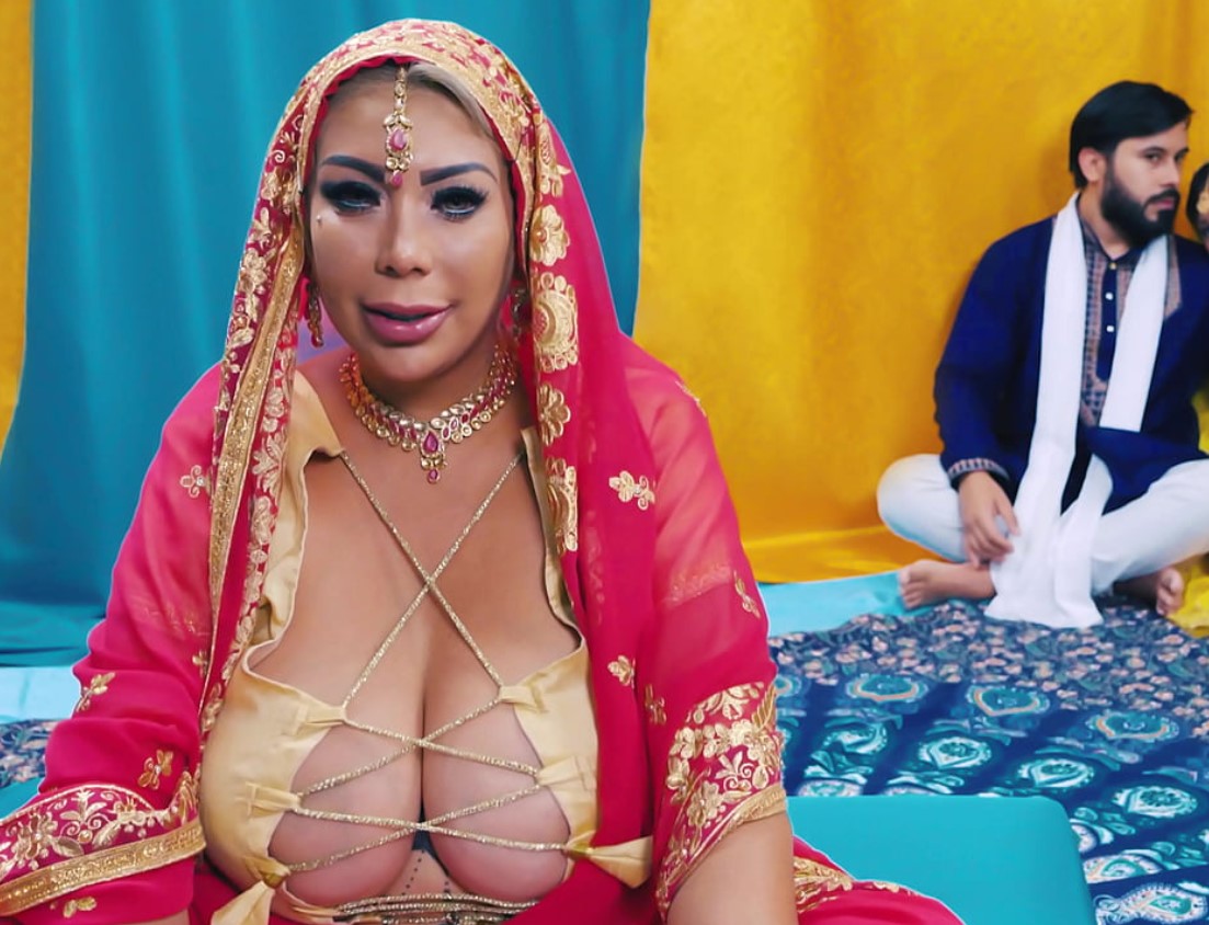 Chudai – Madrastra India tetona se folla al novio de su Hijastra y le dejan el coño lleno de leche