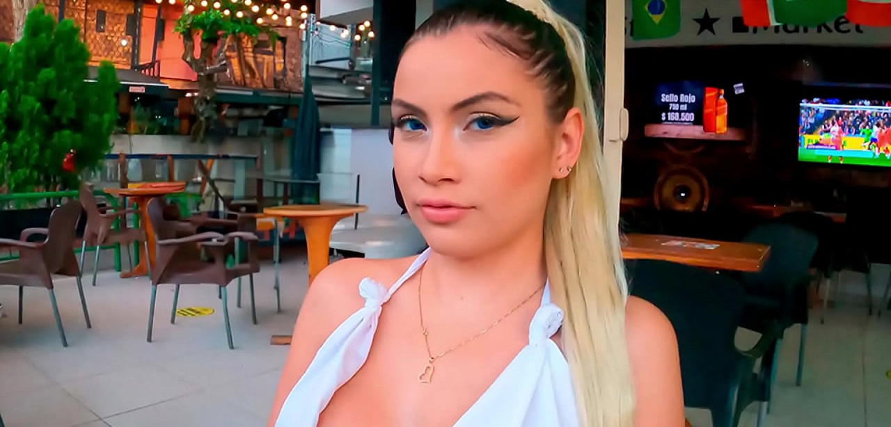 Colombiana es pillada en casa de apuestas viendo un partido del mundial