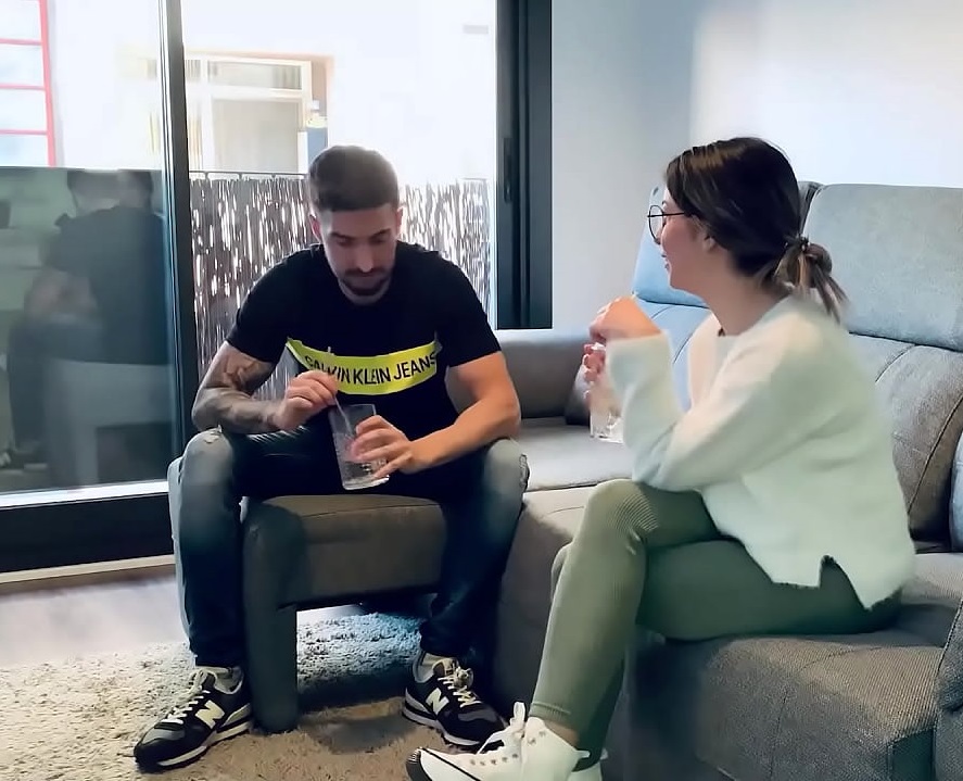 Es fácil ligar y follar a través de tinder?. Un fan te enseña como lo hizo… Encara messi!!!