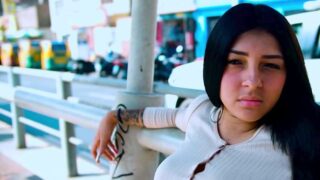 Joven petite de 18 años de vagina rosada es follada por verga negra por salir de fiesta