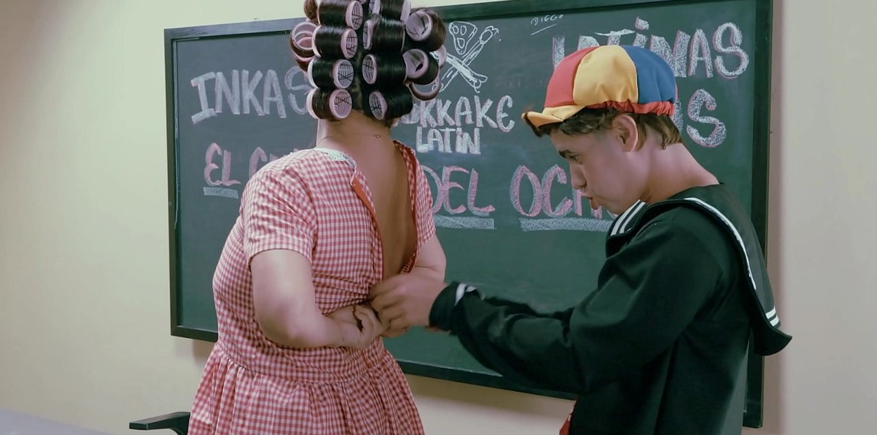 Kikin y Doña Rosinda cometen el pecado más oscuro en la escuelita del Chibolo 18