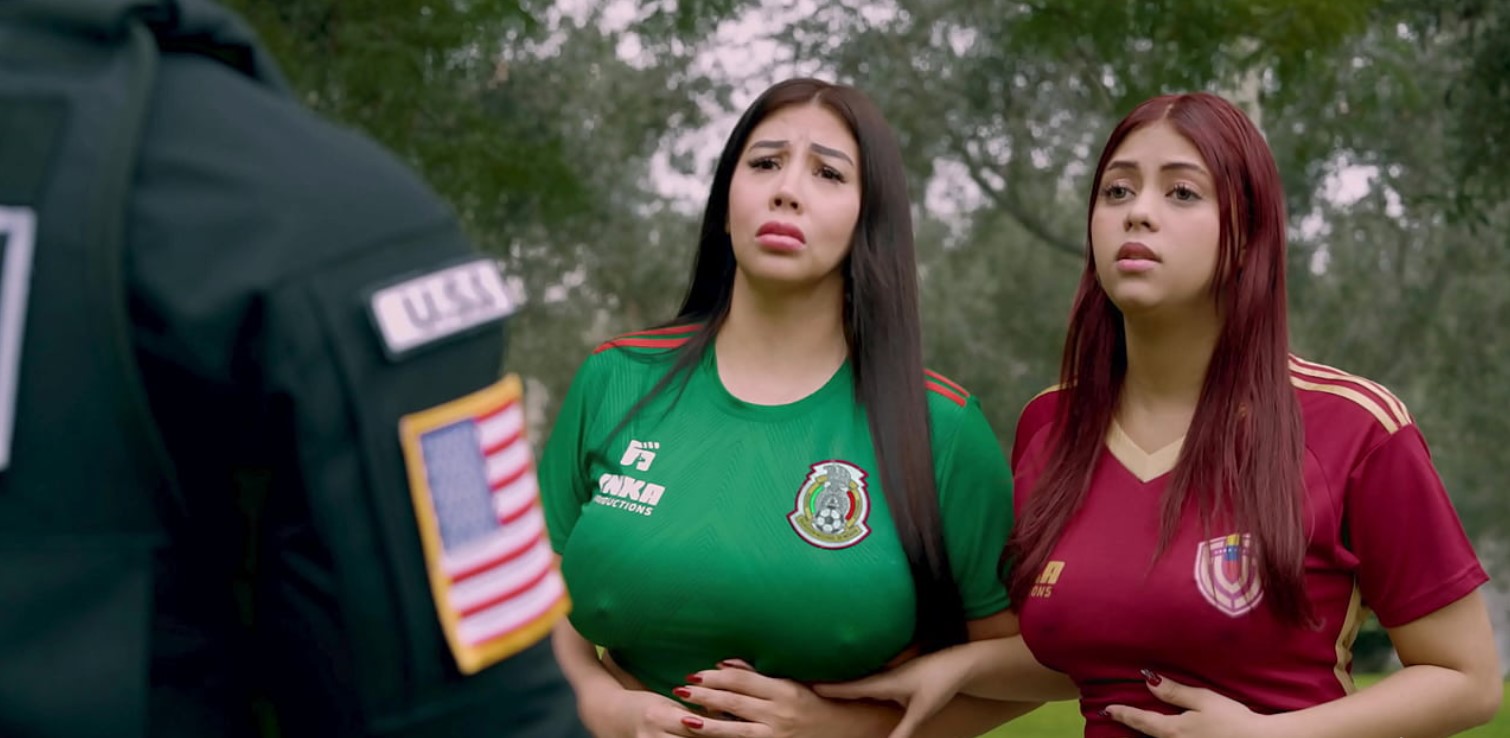 Madrastra Mexicana e hijastra Venezolana son folladas por el ano para no ser deportadas