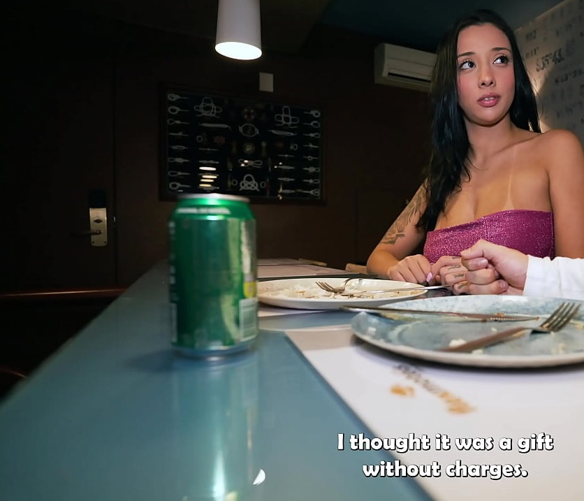 Propuesta indecente a la culona brasileña cachonda. ¡La boca come, el culo paga!