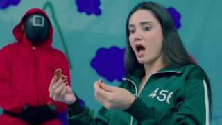 SQUID GAME – Victoria carmargo bsile rompe la galleta en el juego del calamar y es follada por su carnoso y rosado coño