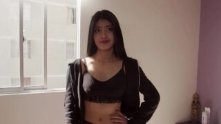 Teen latina termina siendo follada por falso fotógrafo en Perú