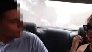 Thaina Fields sale a la calle a buscar a un universitario cachondo para follárselo