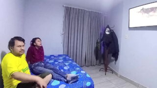 Para que intentamos ver película, si solo queríamos coger, termine brincando sobre su polla como si fuera una porno